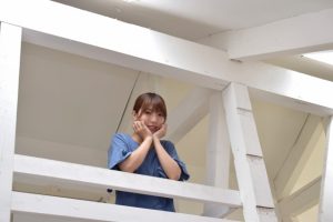 女性:ロフト:物件:見学:写真画像