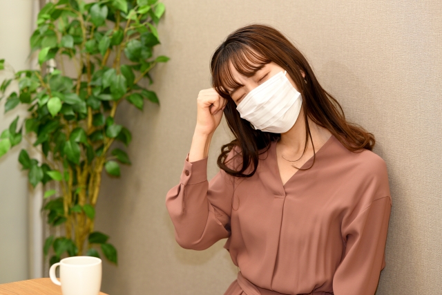 マスクの女性の写真画像